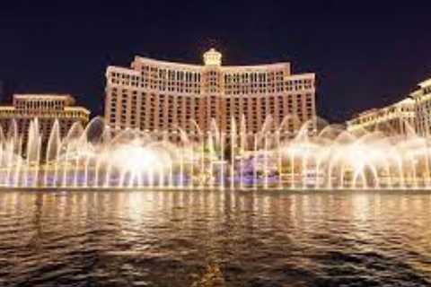 Top Reasons to Visit Las Vegas: Live It Up!