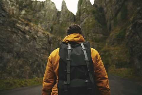 5 Expert Tips For Buying the Right Backpacking Pack