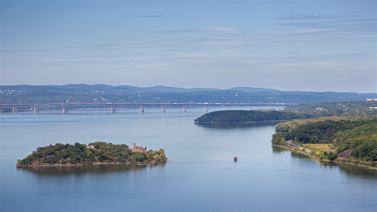 Burlington Gets Direct Train Service From New York CIty