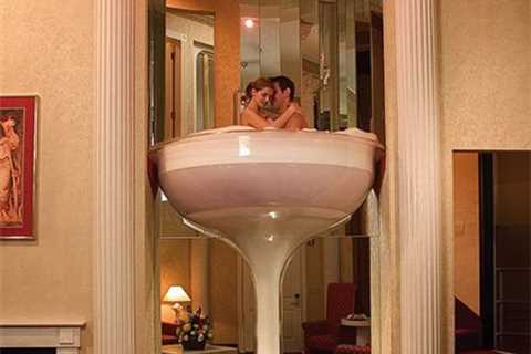 A Romantic Hotel in Pennsylvania With a Champagne Glass Jacuzzi - travelnowsmart.com