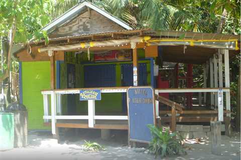 Top 4 Restaurants in Bay Islands, Honduras (Roatan and Utila)