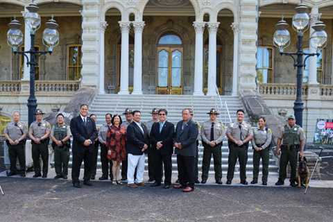 Looking good: Hawaiʻi State Sheriffs receive national best-dressed law enforcement award