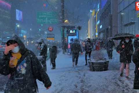 [4K] 2022 First heavy snow in Gangnam, Seoul! Walking in Blizzard! - Quitting time, Rush hour, Korea