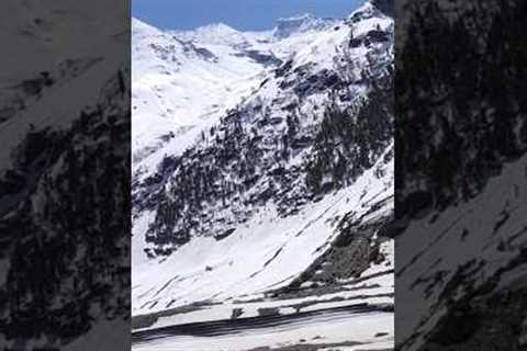 Manali Road Trip with Snow #youtubeshort #youtubeshorts #viral #shorts #viralvideo#short #trending