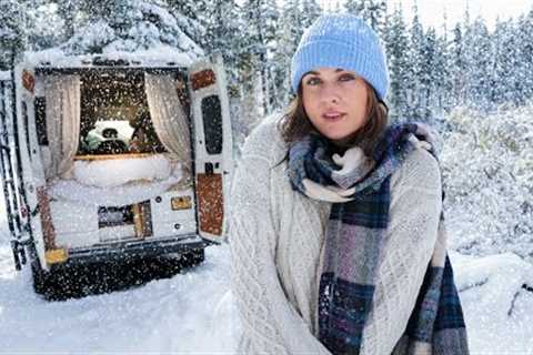 Van Life In A Winter Snow Storm (My Heater Broke and I''m Kinda Stuck(