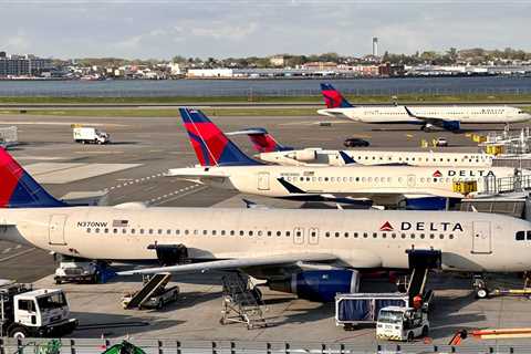 Delta Air Lines to Cut Routes from New York's LaGuardia Airport