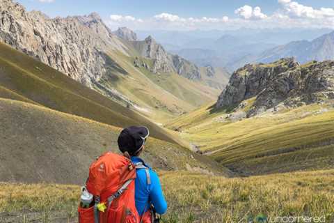 How to Pack For A Hike: The Ultimate Hiking Essentials Checklist