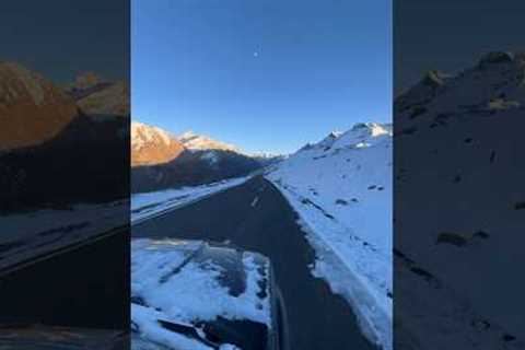 Mountains🫶🏻#scorpio#mountains #rohtang #snow #snowfall #explore #trending #mahindra #vacation #fyp