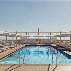 Four Seasons’ exclusive new yachts will take you to ritzy ports in the Caribbean and Mediterranean..