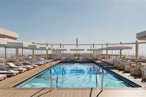 Four Seasons’ exclusive new yachts will take you to ritzy ports in the Caribbean and Mediterranean..