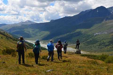 10 Trekking Equipment You Need for an Awesome Hike - Discover Altai