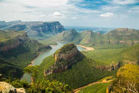 HIT! Cheap full service flights from London to South Africa, returning to Paris from £280