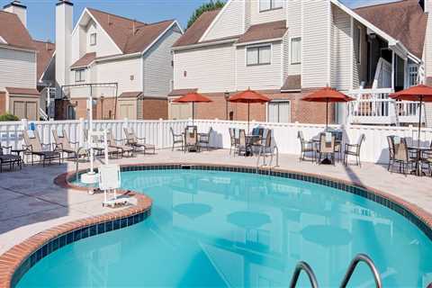 Finding the Perfect Guesthouse with a Pool in Central Pennsylvania